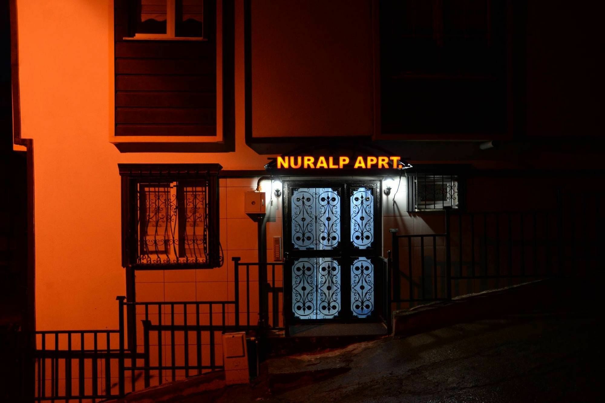 Nuralp Apart Otel - 特拉布宗 外观 照片